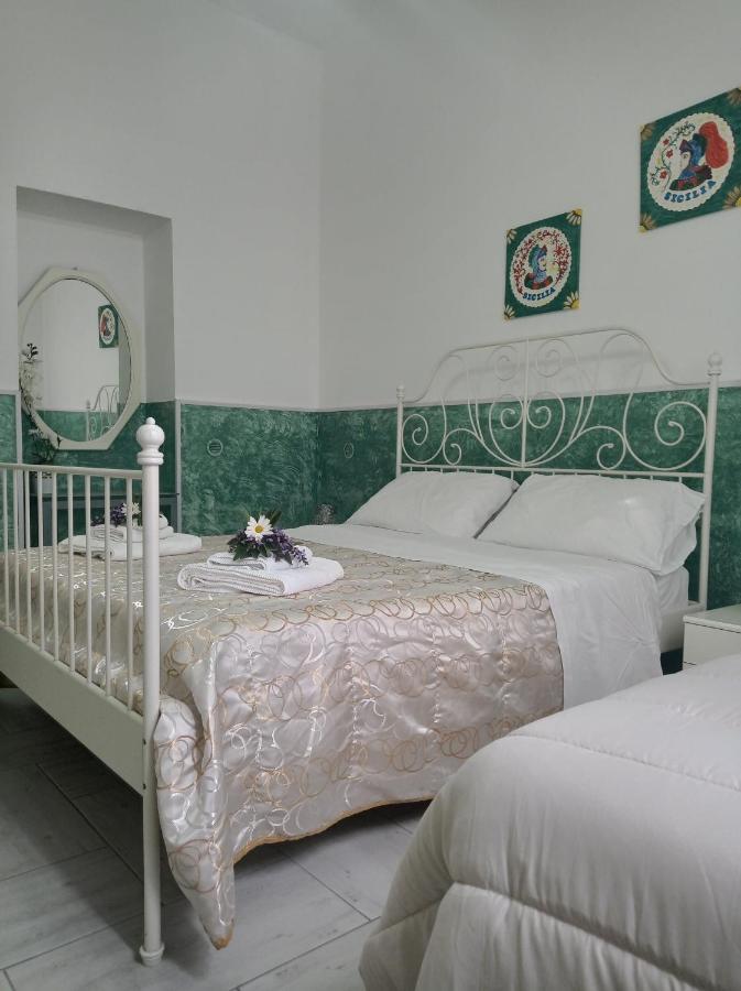 Mary Home - Casa Vacanza Таорміна Номер фото