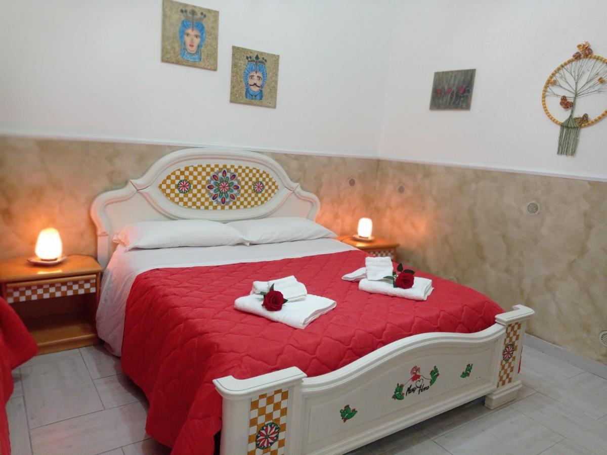 Mary Home - Casa Vacanza Таорміна Номер фото