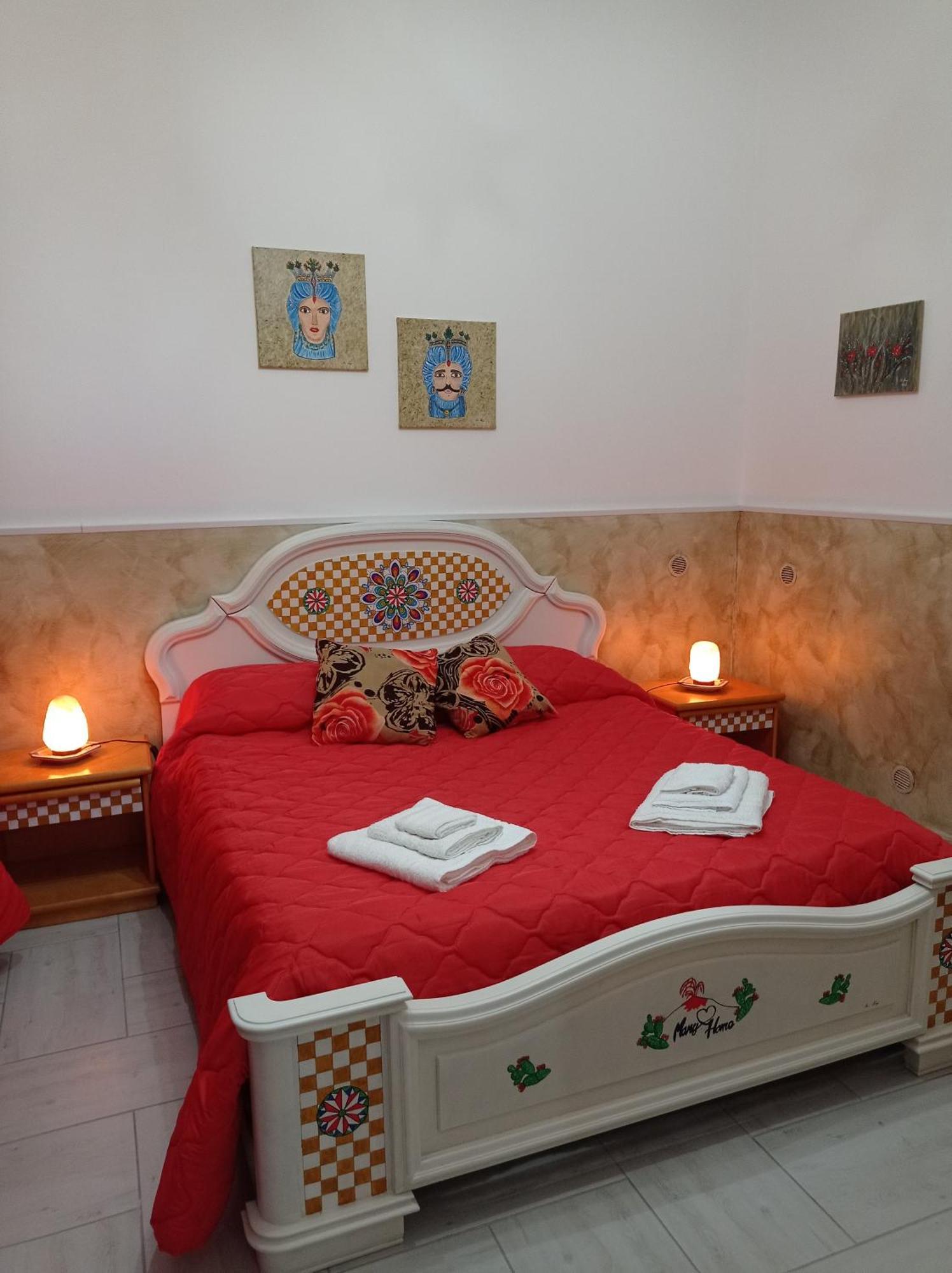 Mary Home - Casa Vacanza Таорміна Номер фото