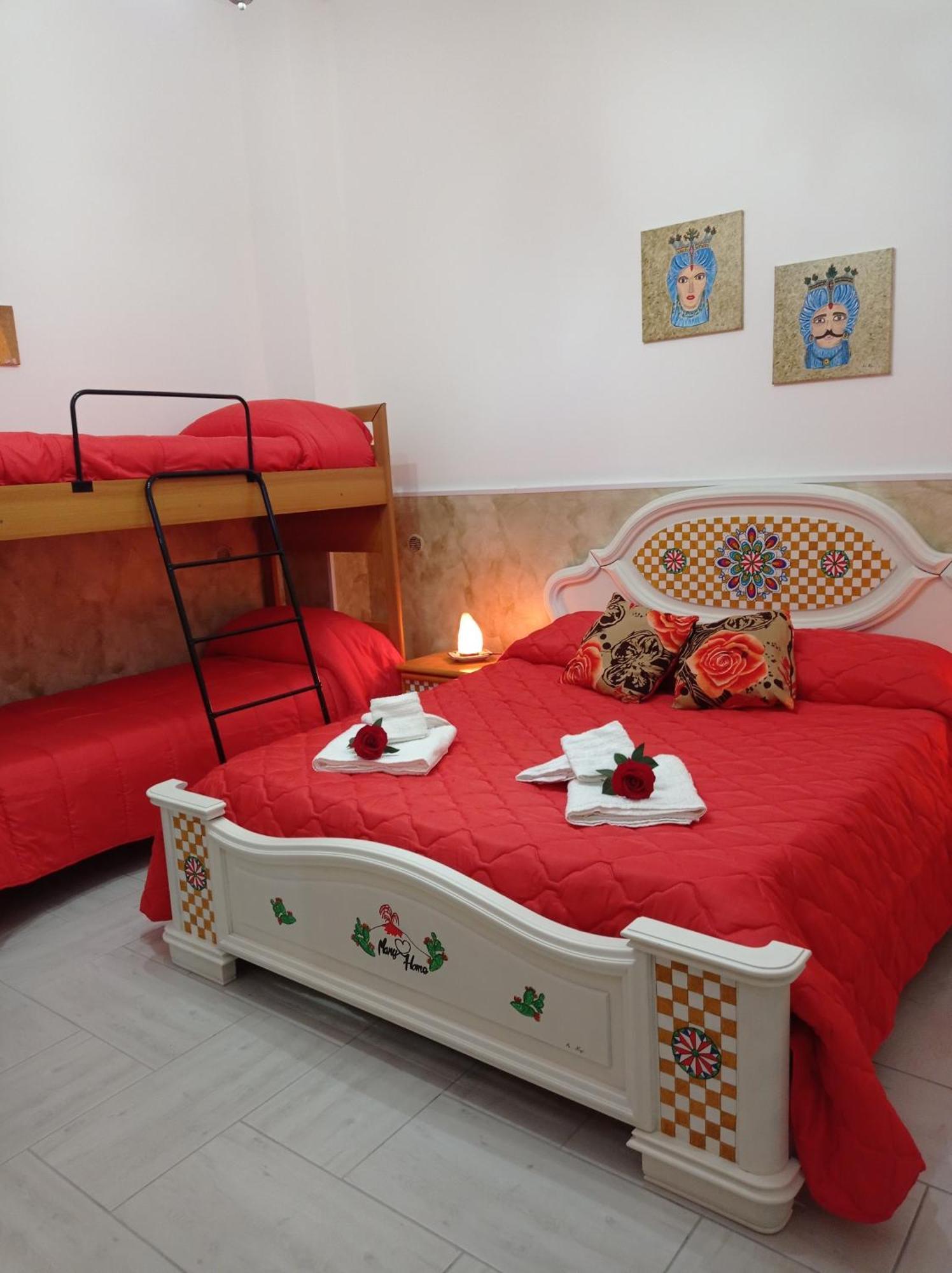 Mary Home - Casa Vacanza Таорміна Номер фото